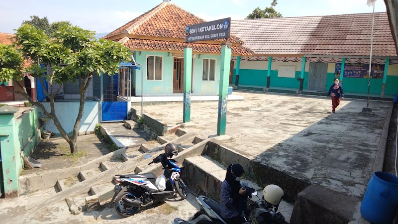 Foto dan Aktivitas Sekolah SD di Garut