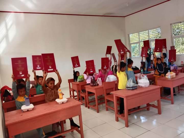 Foto dan Aktivitas Sekolah SD di Mamuju Tengah