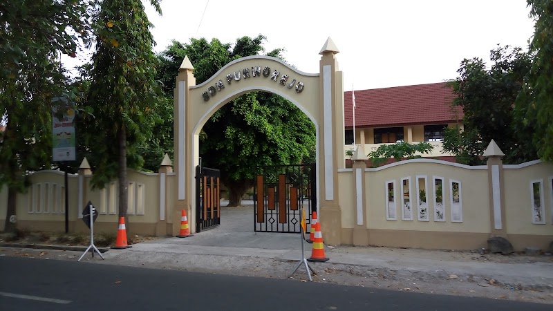 Foto dan Aktivitas Sekolah SD di Surakarta