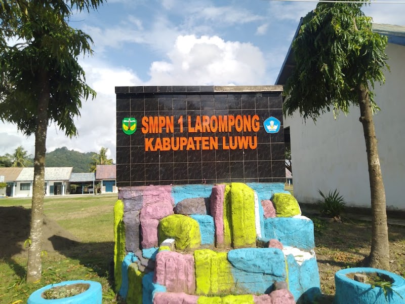 Foto SMP di Kab. Luwu