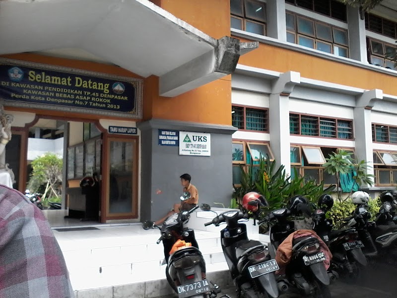 Foto SMP di Kota Denpasar