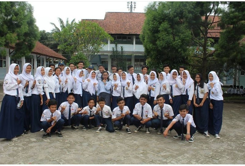 Foto SMP di Kota Tangerang Selatan
