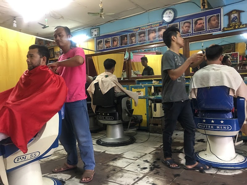 CUTBOX BARBERSHOP (2) in Kota Dumai