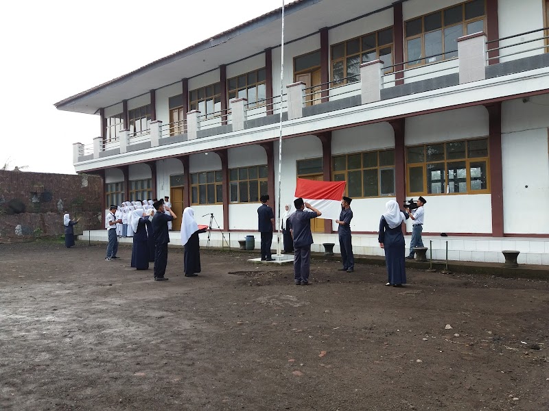 Daftar SMK Terbaik (2) in Kab. Garut