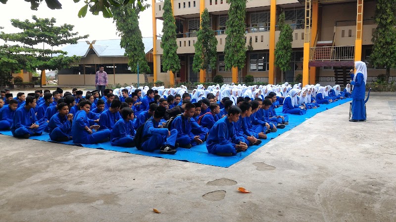 Daftar SMK Terbaik (2) in Kota Pekanbaru