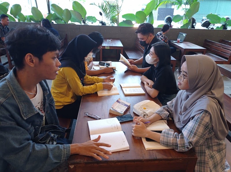 English Cafe (2) in Kab. Sleman