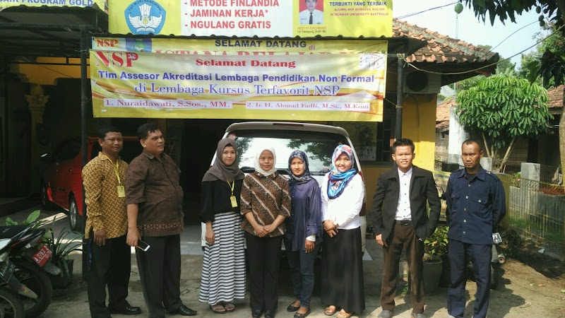 English Circle : English Learning Centers (3) in Kota Serang