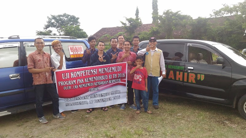 Kursus Mengemudi Natuna Mojosari (2) in Kota Mojokerto
