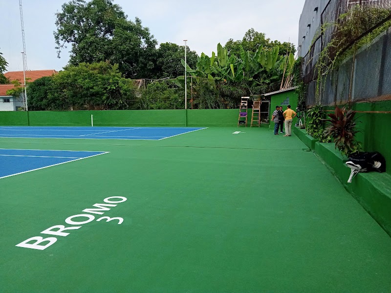 Lapangan Tenis Bromo (Yayasan) (1) in Kota Probolinggo