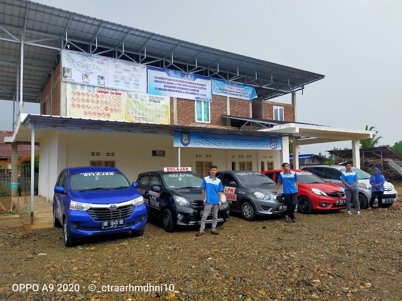 LPK BAROKAH KURSUS MENGEMUDI MOBIL (2) in Kota Bengkulu