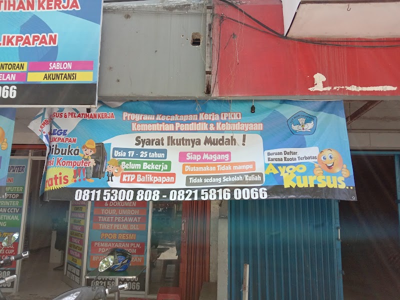 Smartindo Internet Business College - LPK Borobudur (2) in Kota Balikpapan