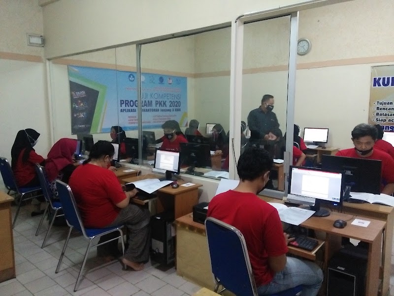 Tekhno Training Edu Center (1) in Kota Surakarta