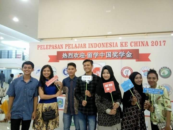 Xin Zhong Mandarin Tuition Class (2) in Kota Surabaya