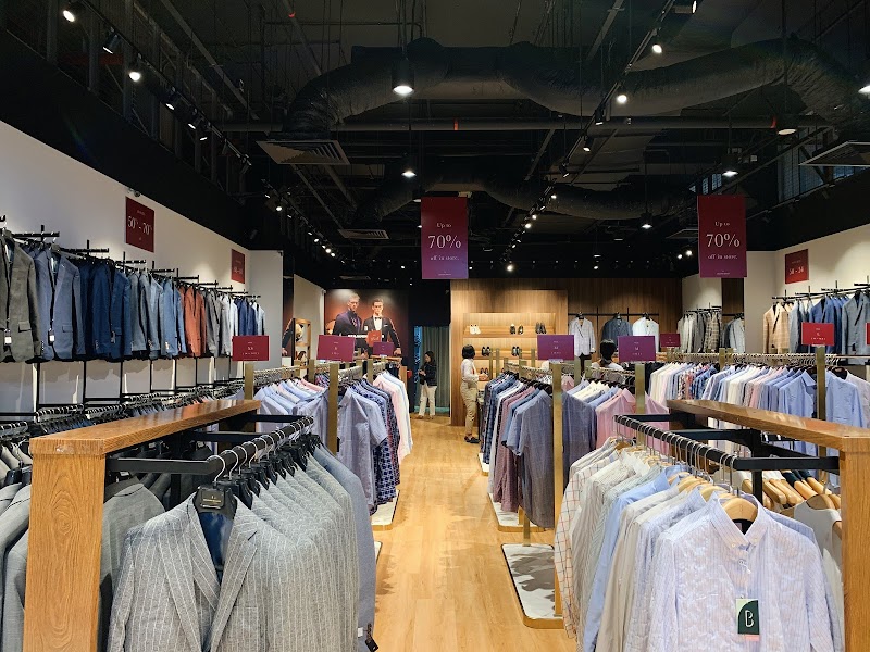 Benjamin Barker Outlet, IMM