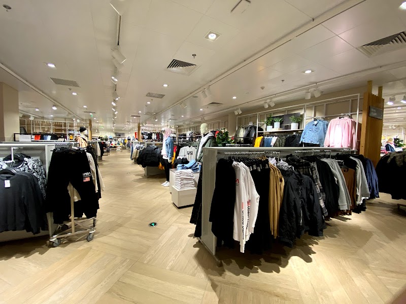 The Biggest H&M in China