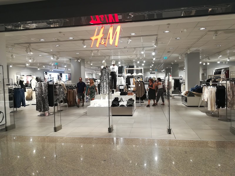 The Biggest H&M in Italy