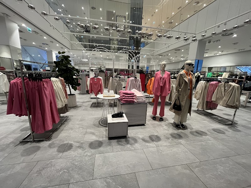 The Biggest H&M in Poland