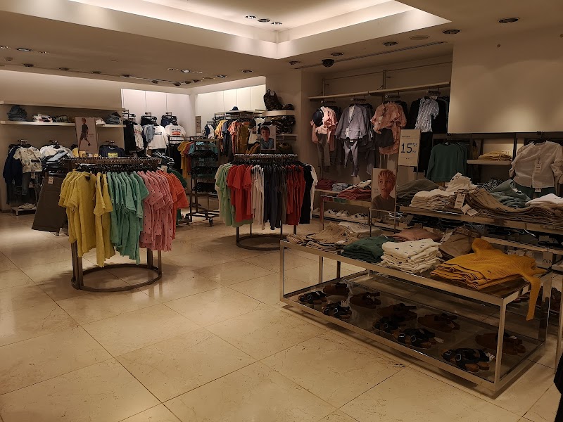 The Biggest ZARA in Greece