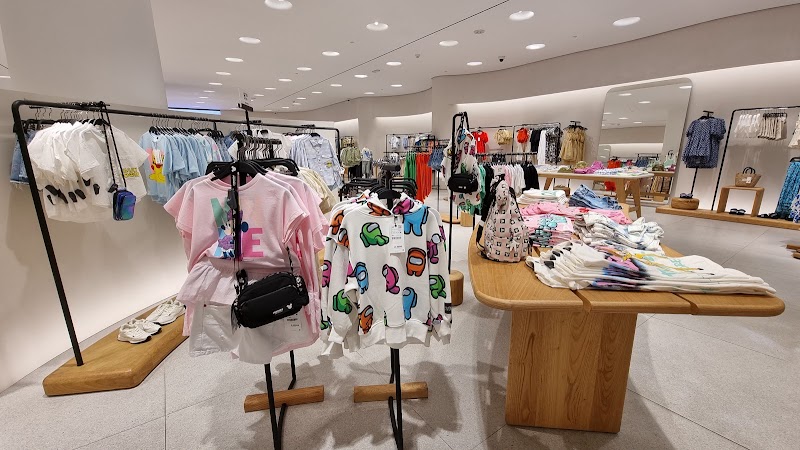 7 Kuwait’s Largest ZARA Stores – Kemdikbud International