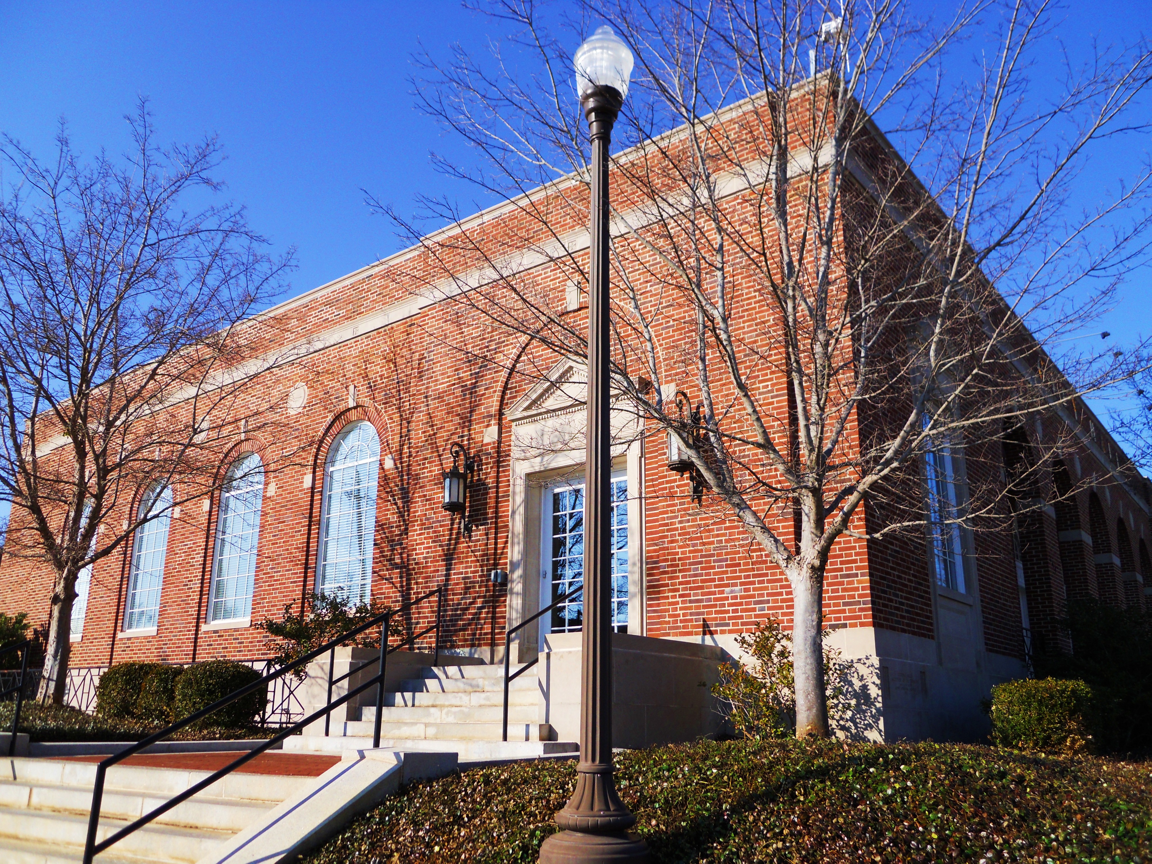 Auburn is a city in Lee County, Alabama, United States. It is the largest city in eastern Alabama. The population was 76,143 at the 2020 census. It is a principal city of the Auburn-Opelika Metropolitan Area. The Auburn-Opelika, AL MSA with a 2020 population of 193,773, along with the Columbus, GA-AL MSA and Tuskegee, Alabama, comprises the greater Columbus-Auburn-Opelika, GA-AL CSA, a region home to 563,967 residents as of 2020.Auburn is a historic college town and is the home of Auburn University. It is Alabama's fastest-growing metropolitan area and the 19th-fastest-growing metro area in the United States as measured since 1990. U.S. News ranked Auburn among its top ten list of best places to live in the United States for the year 2009. The city's unofficial nickname is "The Loveliest Village on the Plains," taken from a line in the poem The Deserted Village by Oliver Goldsmith: "Sweet Auburn! Loveliest village of the plain..."