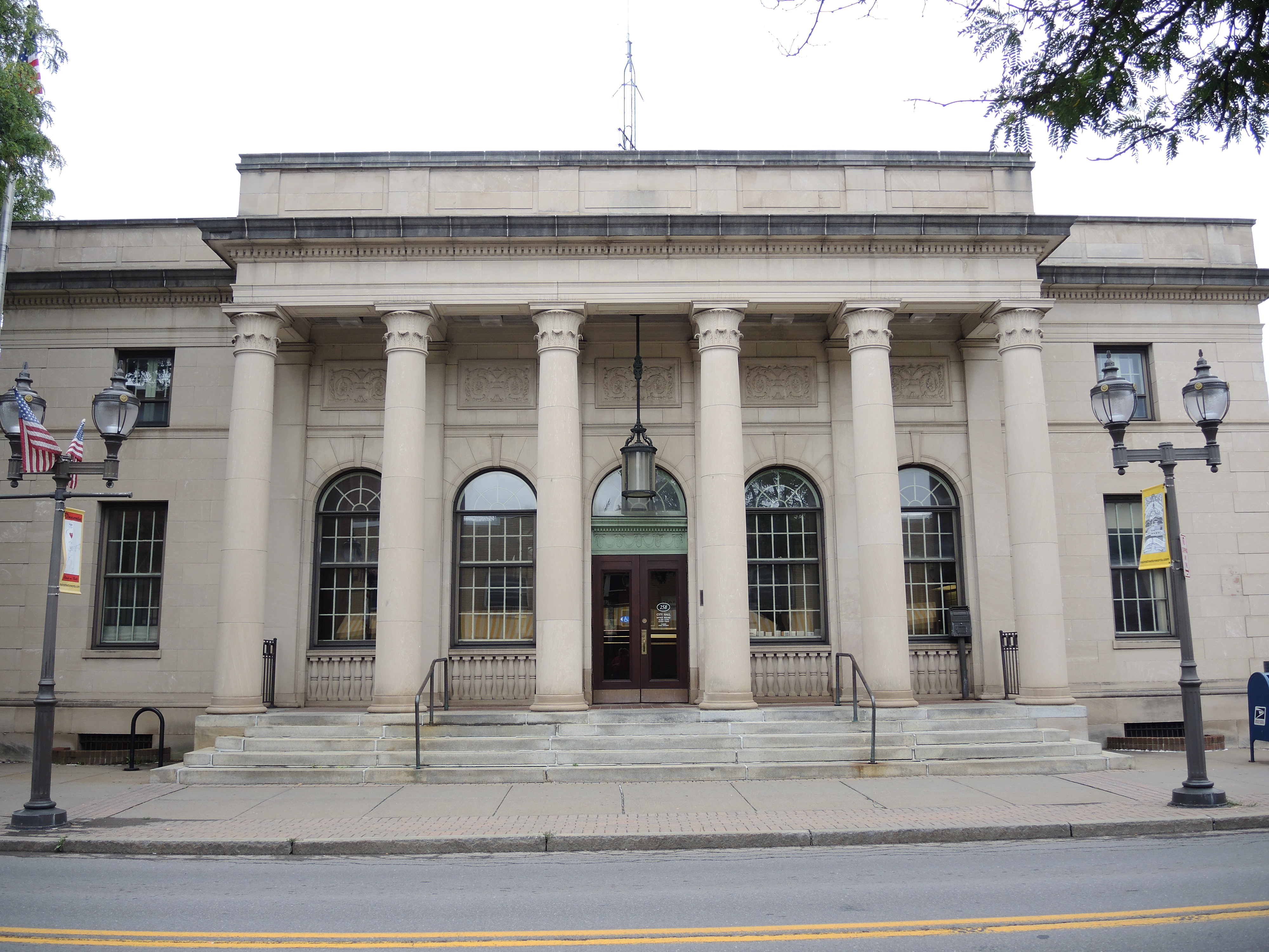 Oneonta ( OH-nee-ON-tə) is a city in southern Otsego County, New York, United States. It is one of the northernmost cities of Appalachia. Oneonta is home to the State University of New York at Oneonta and Hartwick College. SUNY Oneonta began as a normal school and a teacher's college in 1889, and Hartwick College moved into the city in 1928. The approximately 5,800 students from SUNY Oneonta and the approximately 1,500 students at Hartwick make up a significant percentage of the population of Oneonta. According to the 2020 U.S. Census, Oneonta had a population of 13,079. Its nickname is "City of the Hills." While the word "oneonta" is of undetermined origin, it is popularly believed to mean "place of open rocks" in the Mohawk language. This refers to a prominent geological formation known as "Table Rock" at the western end of the city.
The city is surrounded by the town of Oneonta, a separate municipal and political jurisdiction. Oneonta Municipal Airport (N66) is north of the city.