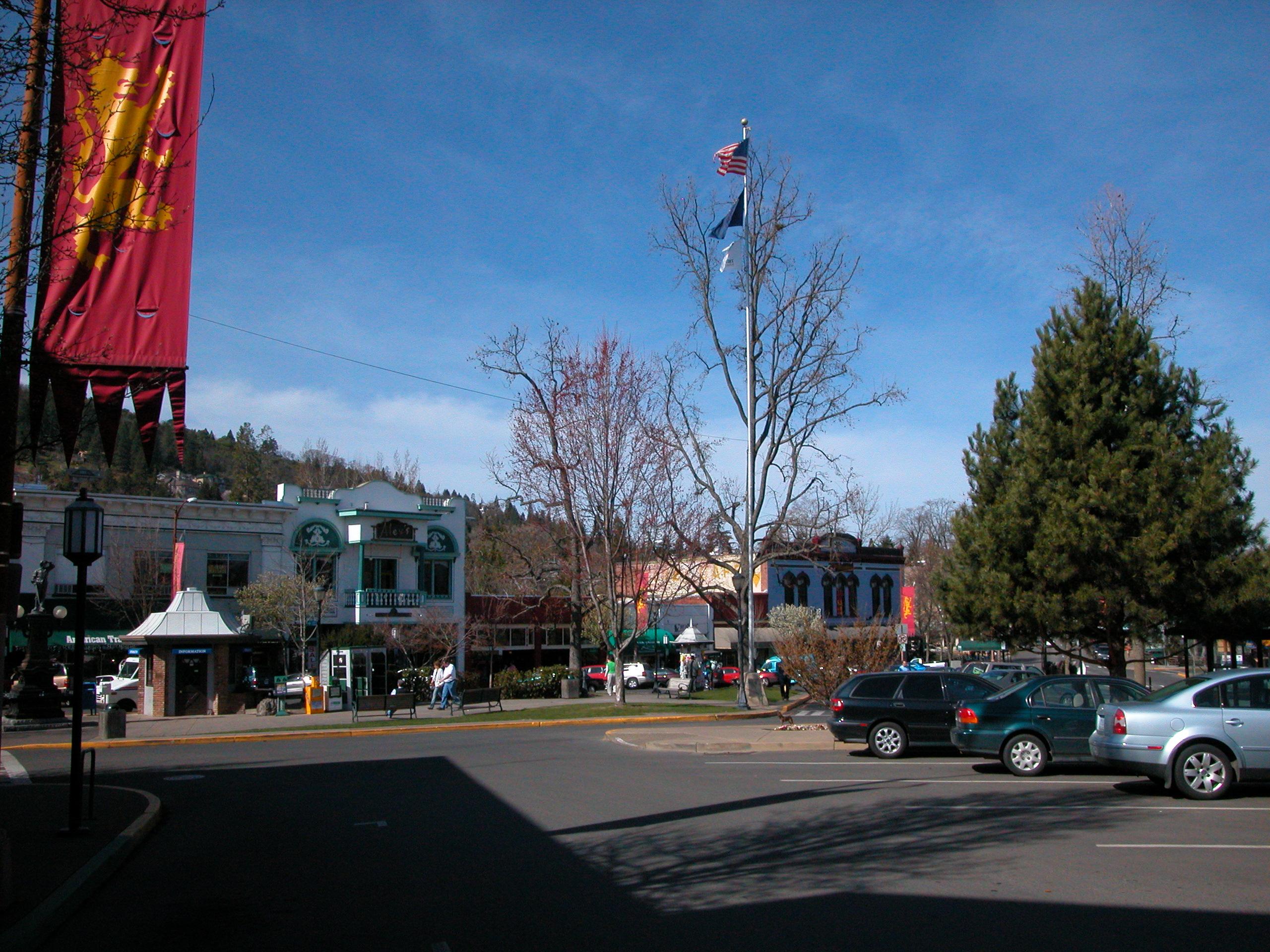 Ashland is a city in Jackson County, Oregon, United States. It lies along Interstate 5 approximately 16 miles (26 km) north of the California border and near the south end of the Rogue Valley. The city's population was 21,360 at the 2020 census.
The city is the home of Southern Oregon University (SOU) and the Oregon Shakespeare Festival (OSF). These are important to Ashland's economy, which also depends on restaurants, galleries, and retail stores that cater to tourists. Lithia Park along Ashland Creek, historic buildings, and a paved intercity bike trail provide additional visitor attractions.
Ashland, originally called "Ashland Mills", was named after Ashland County, Ohio, the original home of founder Abel Helman, and secondarily for Ashland, Kentucky, where other founders had family connections. Ashland has a council-manager government assisted by citizen committees. Historically, its liberal politics have differed, often sharply, with much of the rest of southwest Oregon.