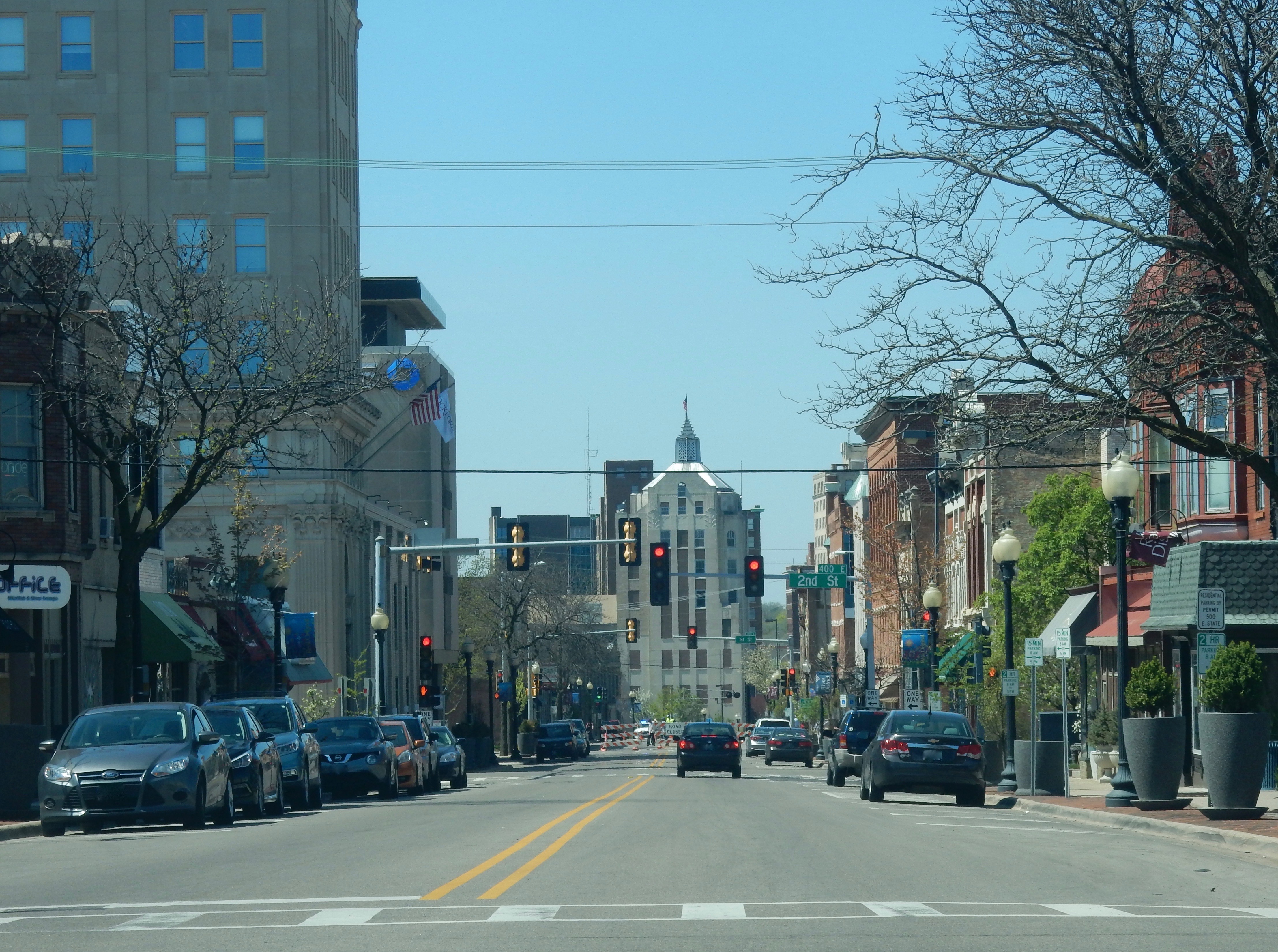 Rockford is a city in Winnebago County, Illinois, United States. Located in the far northern part of the state on the banks of the Rock River, Rockford is the county seat of Winnebago County (a small portion of the city is located in Ogle County). The largest city in Illinois outside of the Chicago metropolitan area, Rockford is the 5th most populous city in the state and the 171st most populous in the United States. In the 2020 census, Rockford had a population of 148,655 anchoring the Greater Rockford Metropolitan Area with a population of 348,360.
Settled in the mid-1830s, the position of the city on the Rock River made its location strategic for industrial development. During the second half of the 19th century, Rockford was notable for its output of heavy machinery, hardware and tools; by the 20th century, it was the second leading center of furniture manufacturing in the United States, and 94th largest city. During the second half of the 20th century, Rockford struggled alongside many Rust Belt cities. Since the late 1990s, efforts in economic diversification have led to growth of automotive, aerospace, and healthcare industries, as well as the undertaking of various tourism and downtown revitalization efforts.
Nicknamed the Forest City, Rockford is presently known for various venues of cultural or historical significance, including Anderson Japanese Gardens, Klehm Arboretum, Tinker Swiss Cottage, the BMO Harris Bank Center, the Coronado Theatre, the Laurent House, and the Burpee Museum of Natural History. Its contributions to music are noted in the Mendelssohn Club, the oldest music club in the United States, and performers such as Phantom Regiment and Cheap Trick.